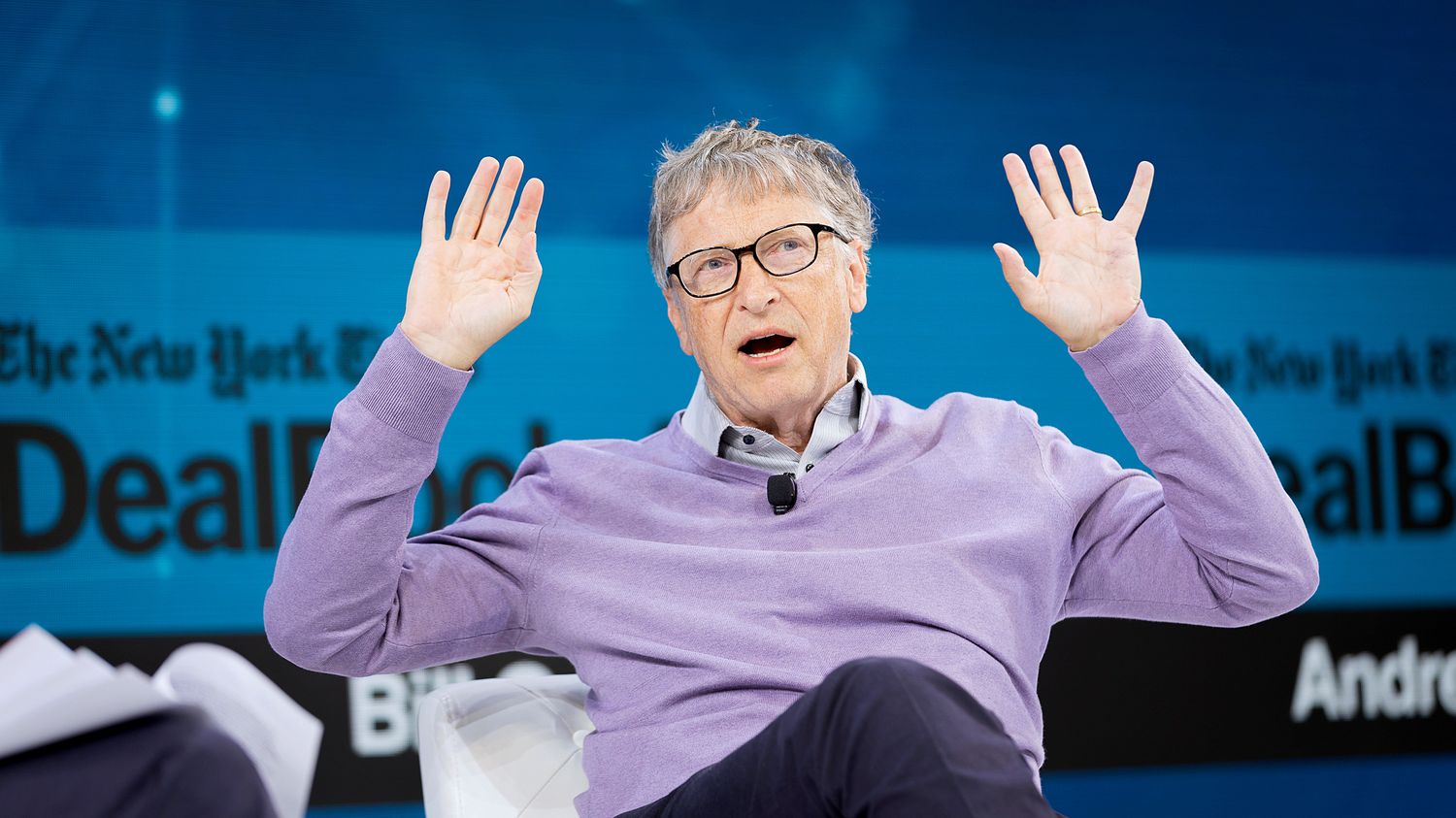 Bill Gates Appelle à la Censure des Antivax via l’IA