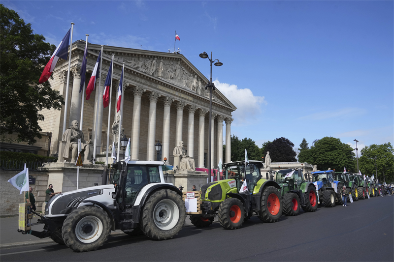 Manifestation des Agriculteurs : Le Débat sur la Loi Duplomb S’intensifie