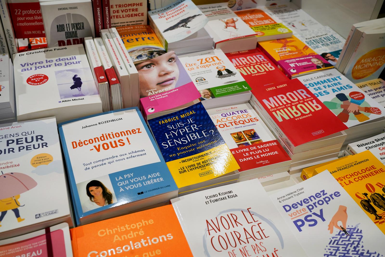 La confusion des genres en librairie : les professionnels de la santé mentale s’inquiètent