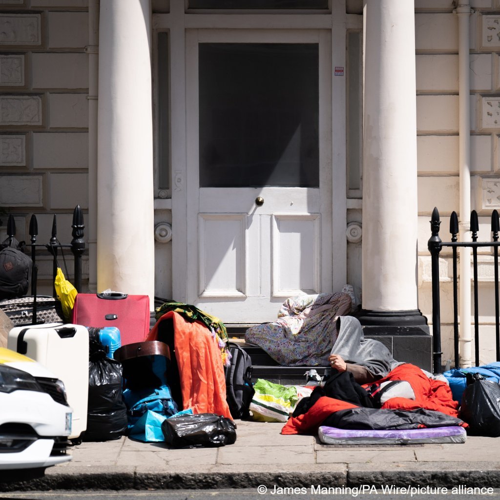 Des réfugiés obtiennent un logement social en 14 semaines alors que les Néerlandais attendent 12 ans : le gouvernement attaqué par le Conseil d’État